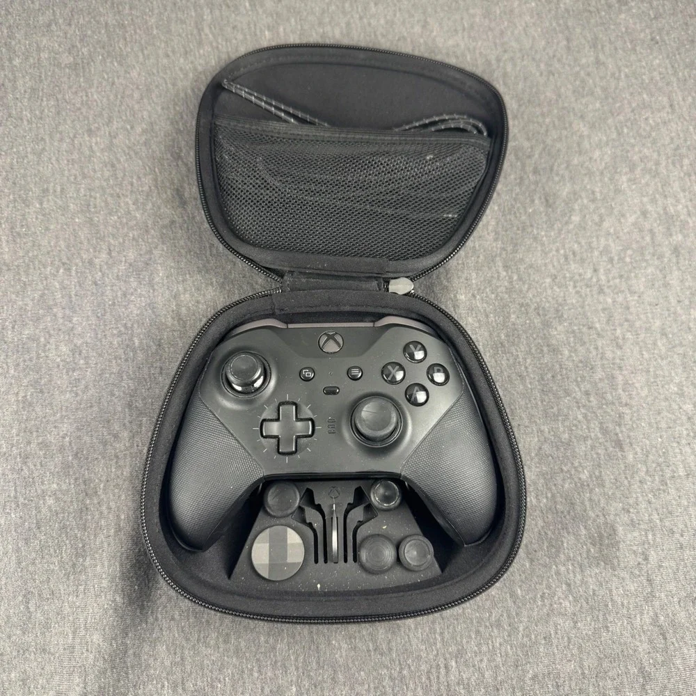 Microsoft Xbox Elite Series 2 Wireless Controller Black Model 1797 w/ Case‎ Dock